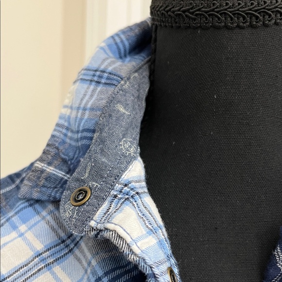 JACHS Girlfriend Blue Plaid Casual Button-Down Shirt - Picture 3 of 8